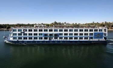 4-Day Nile Cruise from Aswan to Luxor with Guide